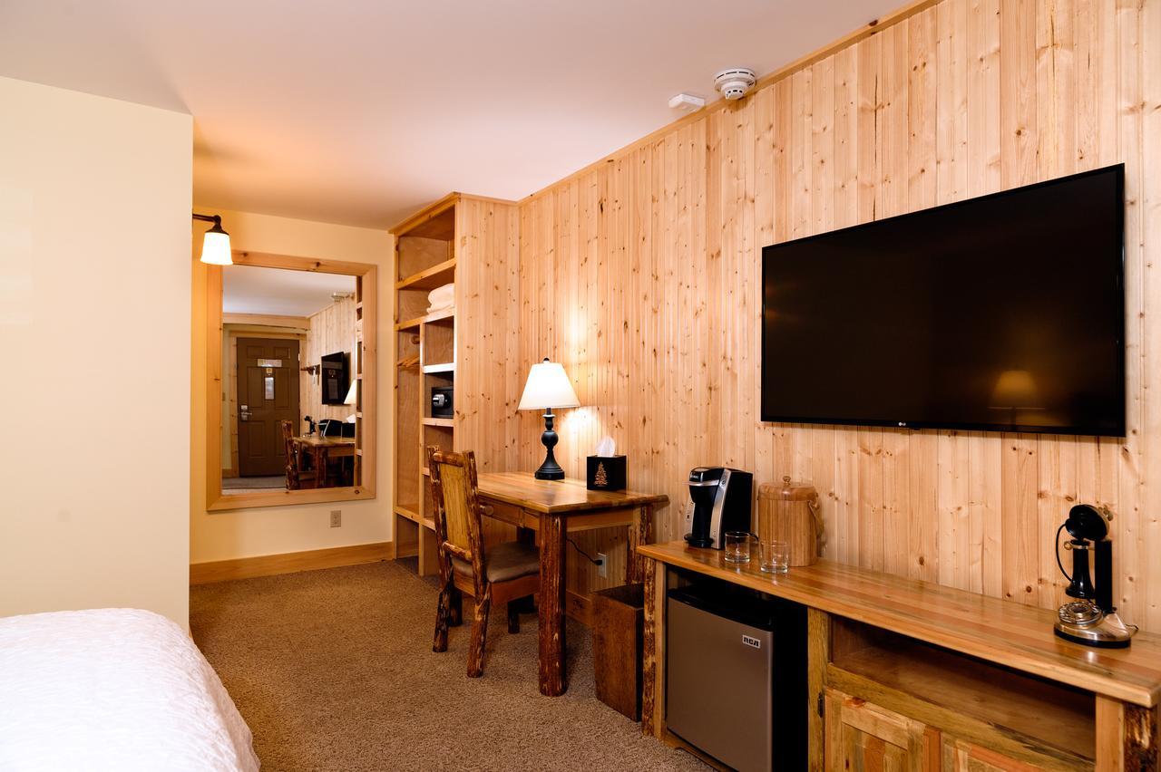 Adirondack Spruce Lodge Уилмингтън Екстериор снимка